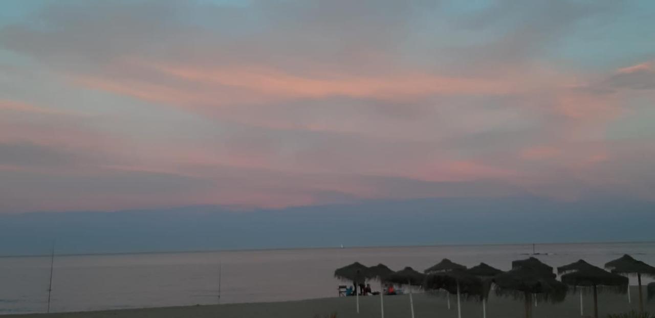 Beautiful Apartment In Third Line Beach Boliches Fuengirola Exterior photo