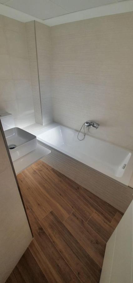 Beautiful Apartment In Third Line Beach Boliches Fuengirola Exterior photo